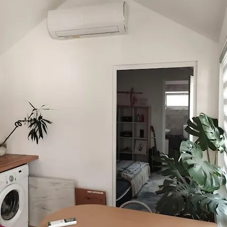 Ibolya Kertvarosaban Apartment *