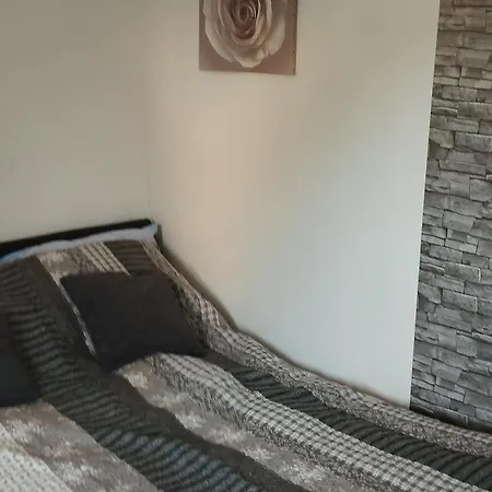 Ibolya Kertvarosaban